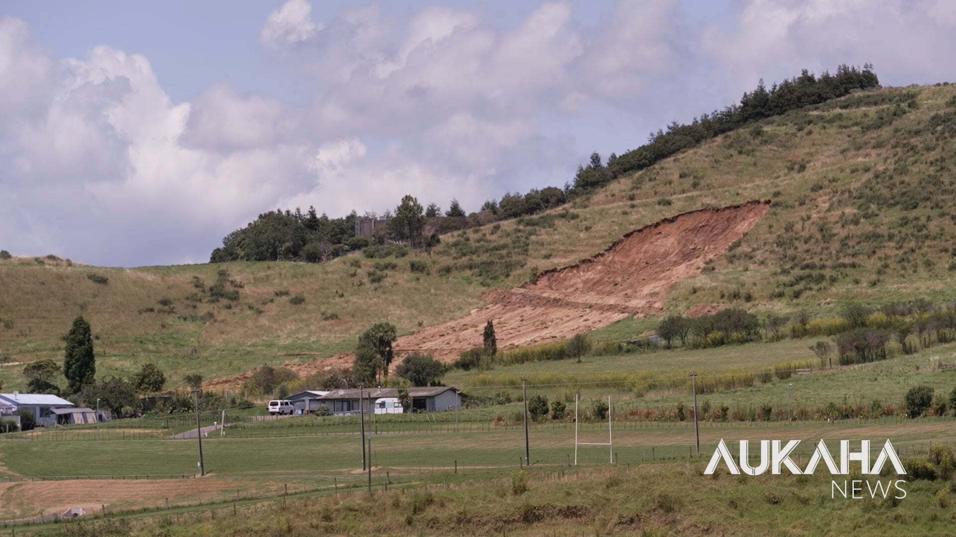 Mangatawa residents evacuate after slip near watermain pipe