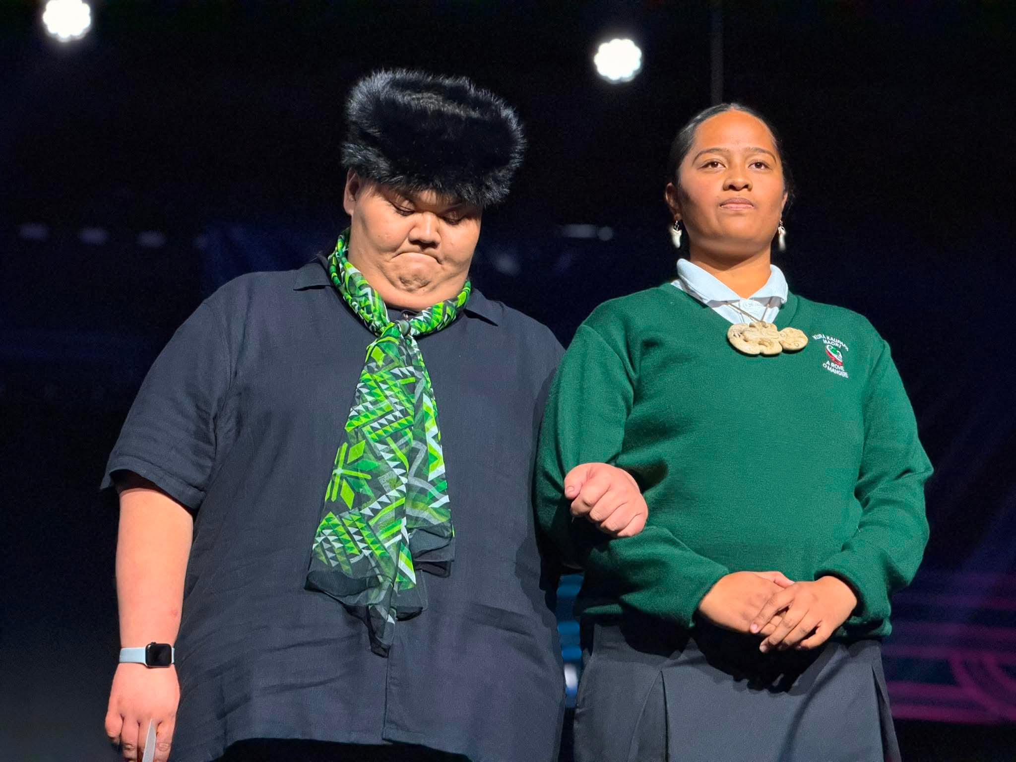 Ka noho whakaiti nei Te Kura Kaupapa Māori o Māngere ka eke tuarua i Te Tāwharau o Ngā Waka